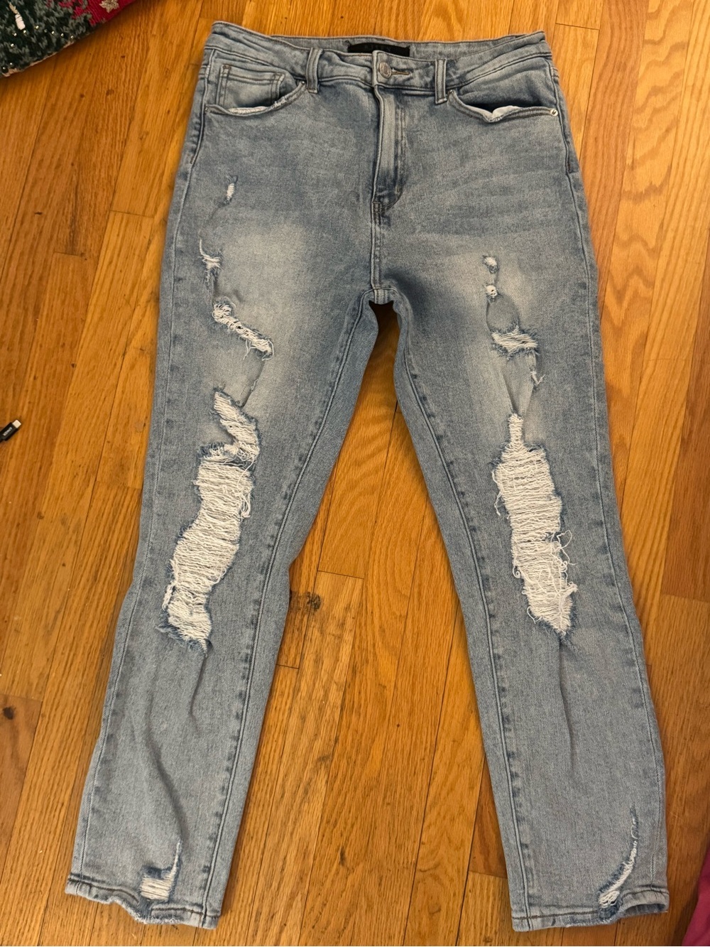 Light Wash Distressed Women's Jeans - Classic High-Rise Skinny/Straight 31/13